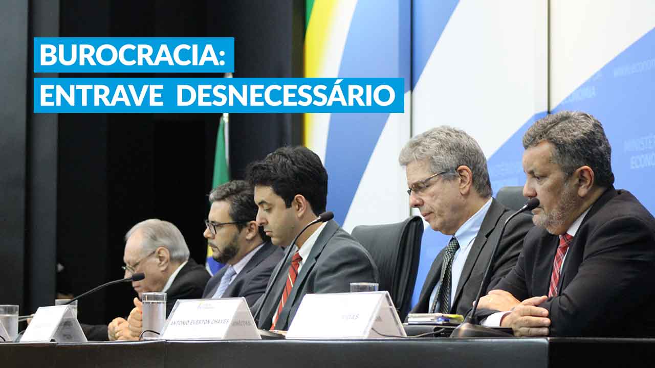 You are currently viewing Fórum Permanente discute redução de burocracia no Brasil