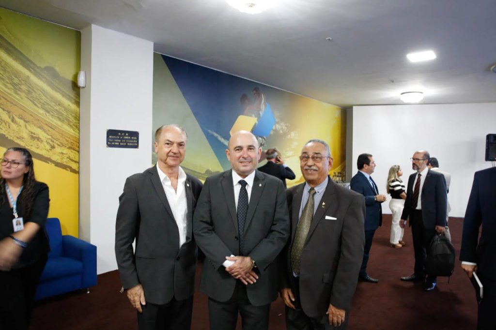 Superintendente Pedro Premoli, Presidente do CFA Leonardo Macedo, o Presidente do CRA-ES Flávio Celso