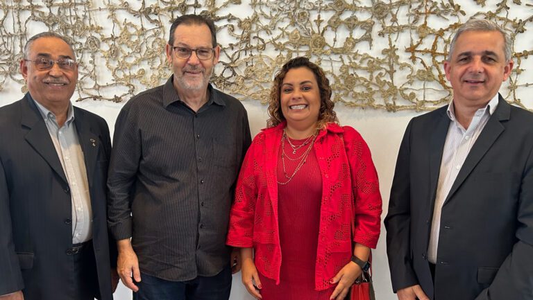 Adm. Flávio Celso, Presidente do CRA-ES.,  Paulo Alfonso Meneguel, Presidente da Junta Comercial,  Carla Cristina Tasso, Presidente CRC-ES, Tecgo Pedro Rigo, superintendente do SEBRAE-ES