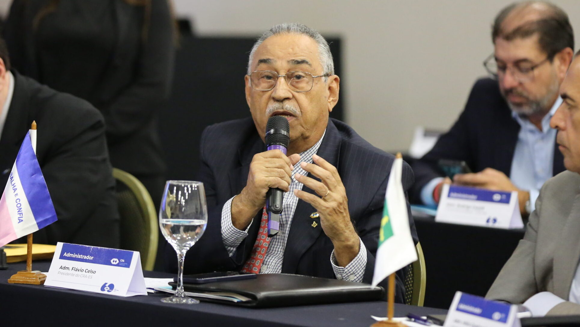 No momento, você está visualizando Presidente Flávio Celso e conselheiro federal Manoel Carlos representam o CRA-ES em agenda istema CFA/CRAs