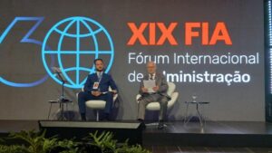 Leia mais sobre o artigo Idalberto Chiavenato, referência mundial, palestra no XIX FIA