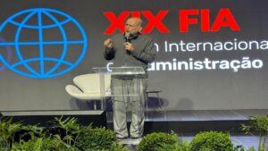 Leia mais sobre o artigo Clóvis de Barros encerra XIX FIA com reflexão sobre ética e valores